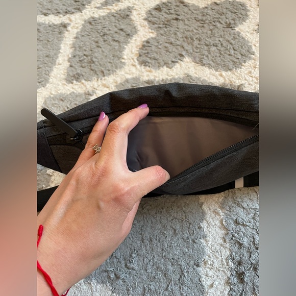 Small fanny pack - Picture 4 of 7